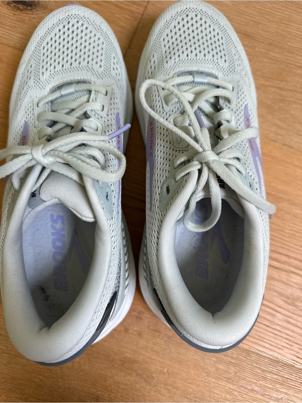 Brooks Ariel GTS 24 Running Shoes Grey Lavender Sz 9